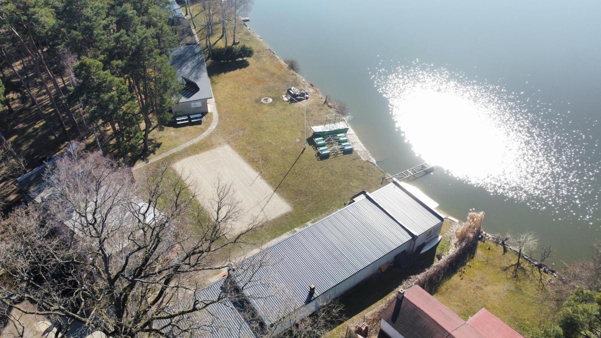 ホテル Yacht Club Bezdrev Hluboká nad Vltavou エクステリア 写真