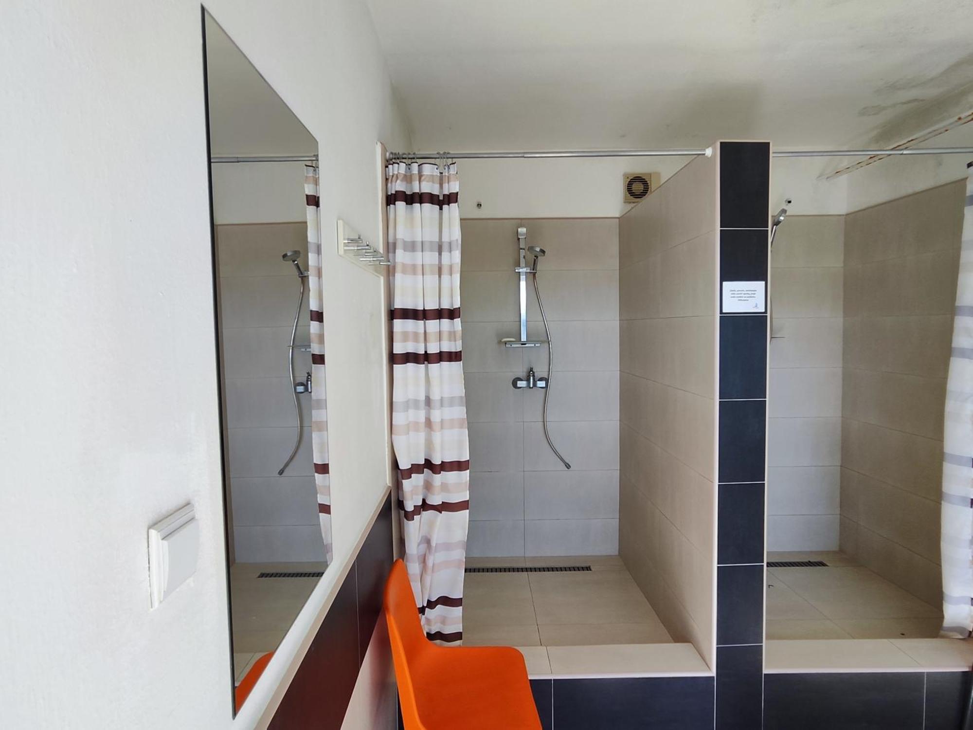 ホテル Yacht Club Bezdrev Hluboká nad Vltavou エクステリア 写真
