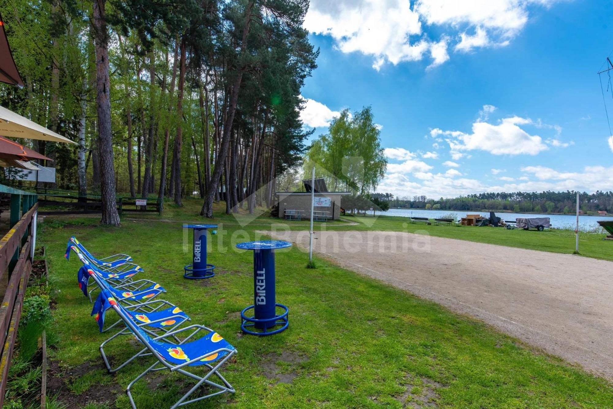 ホテル Yacht Club Bezdrev Hluboká nad Vltavou エクステリア 写真